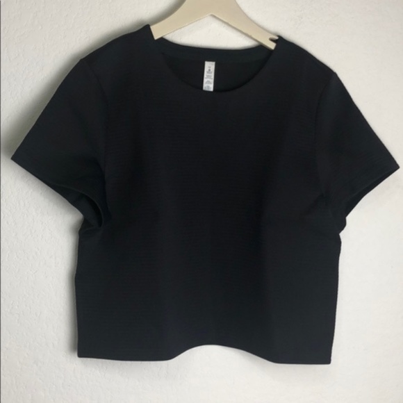 Lululemon Shaped Short Sleeve Tee size 4 Like NEW - Picture 3 of 4